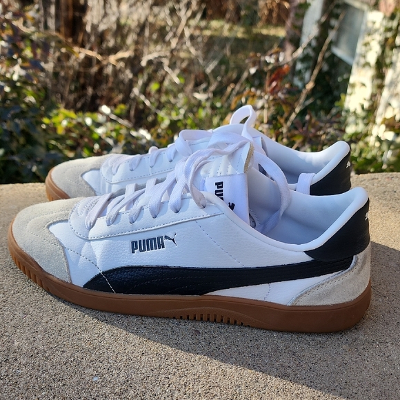 Puma Shoes - Puma White and Black Sneakers with Brown Sole